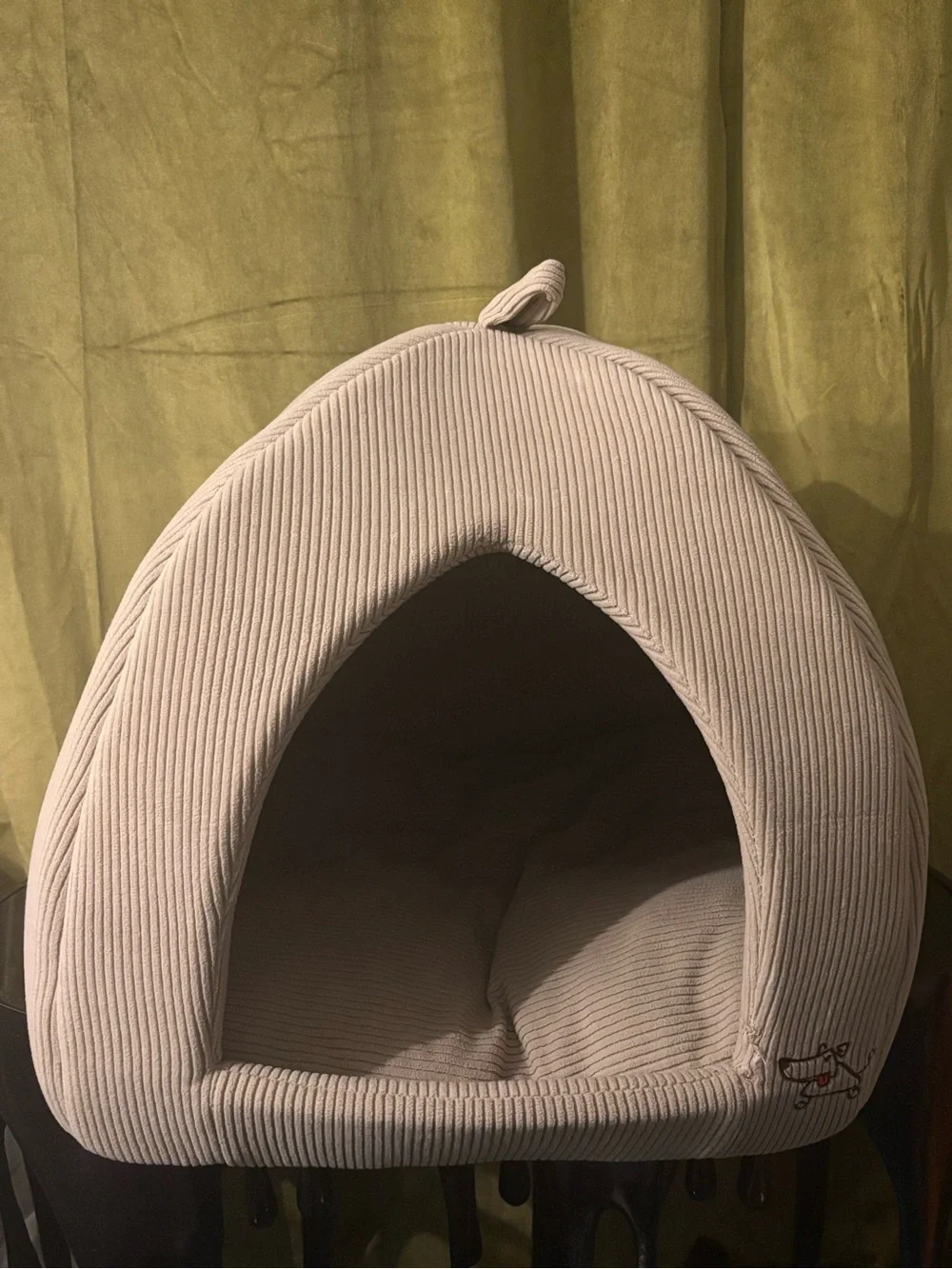Cozy Pet Cave Bed : Used